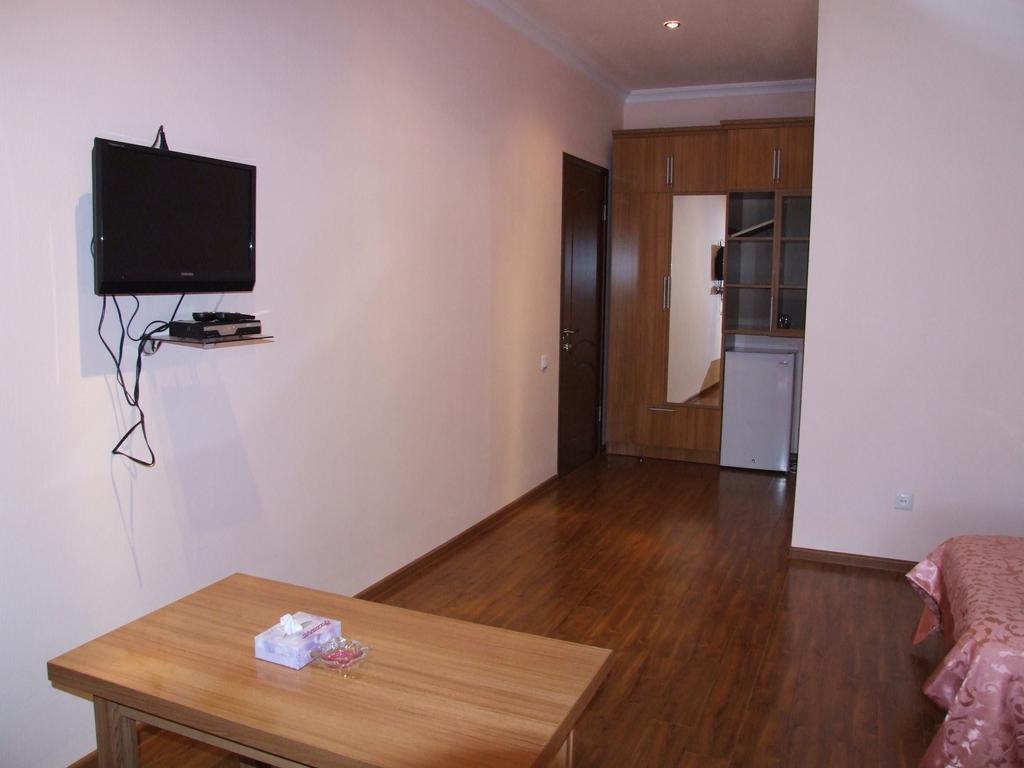 Hotel Central Csermuk Szoba fotó