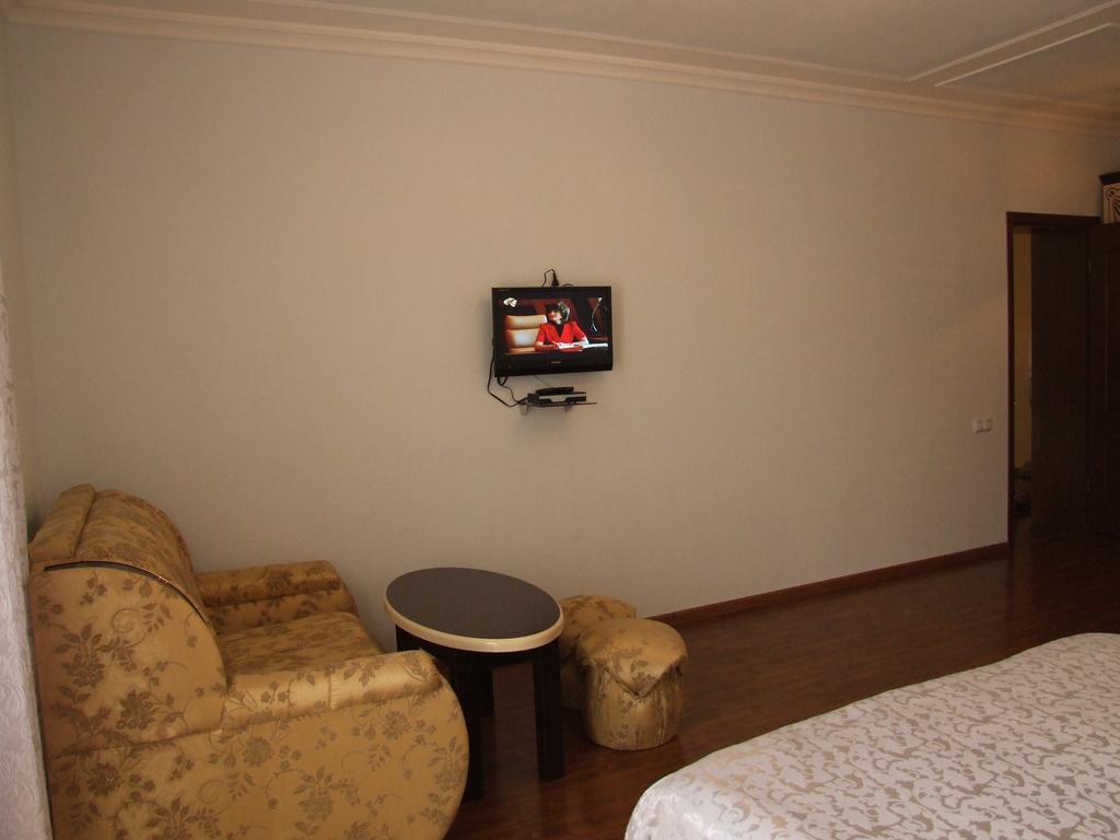 Hotel Central Csermuk Szoba fotó